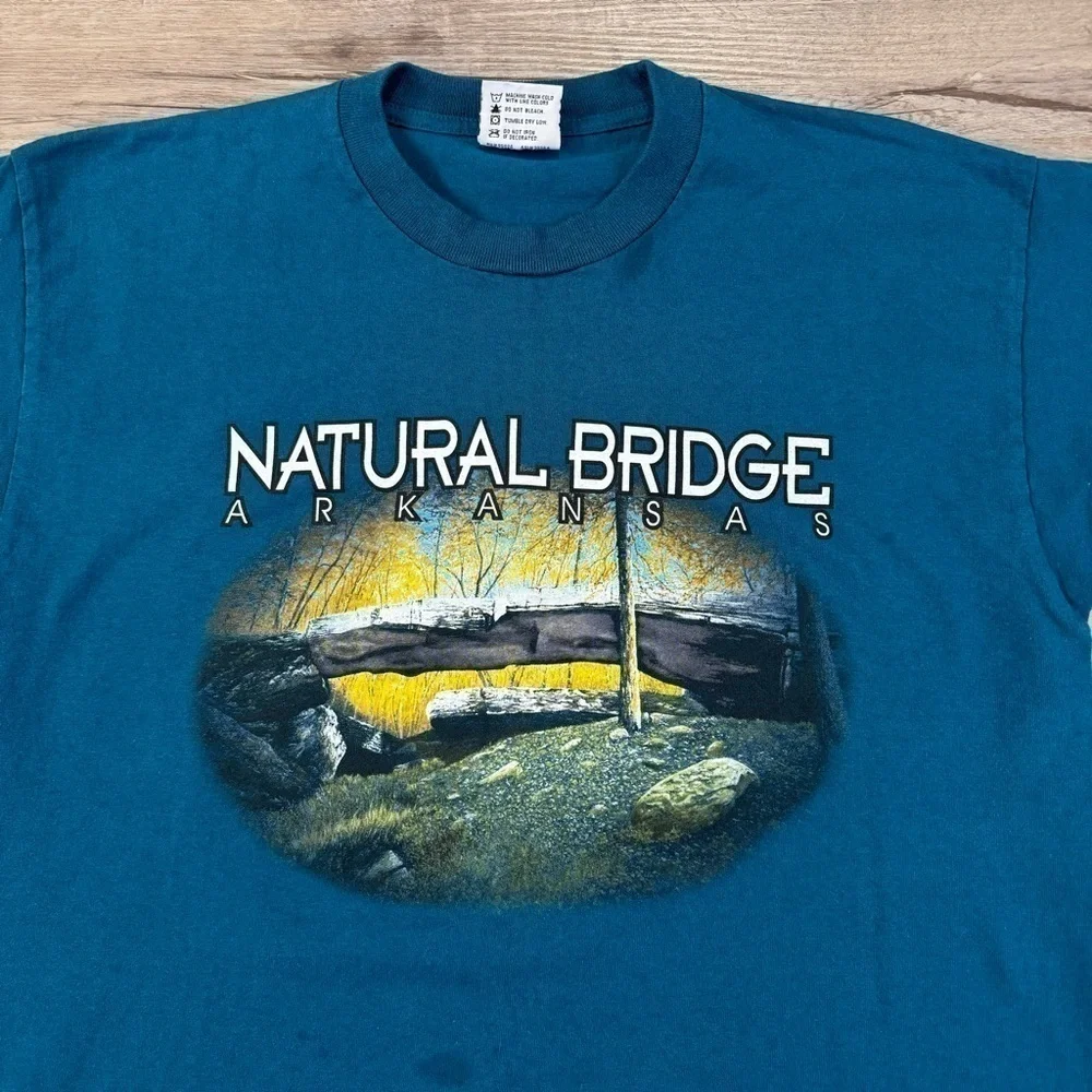 Vintage Arkansas tourist t shirt
Natural bridge
Made in USA mens L
21x28 - Picture 2 of 5